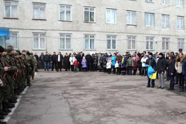 В зону АТО отправился сводный отряд правоохранителей Ровенщины В зону АТО отправился сводный отряд правоохранителей Ровенщины