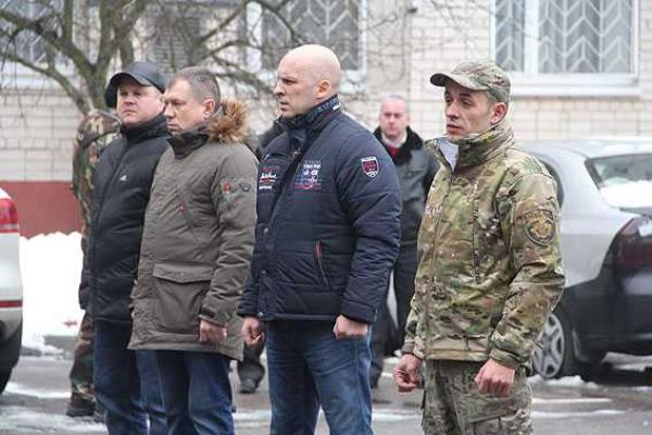Бойцы батальона "Чернигов" отправились в "горячую точку" Луганщины Бойцы батальона "Чернигов" отправились в "горячую точку" Луганщины