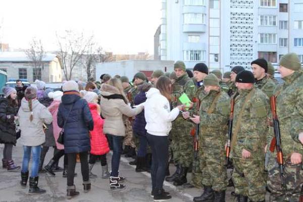 В зону АТО отправился сводный отряд правоохранителей Ровенщины В зону АТО отправился сводный отряд правоохранителей Ровенщины