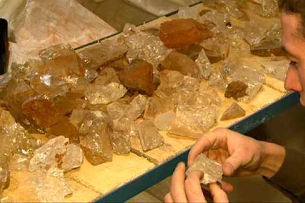 На Житомирщине прекращена незаконная добыча драгоценных и полудрагоценных камней На Житомирщине прекращена незаконная добыча драгоценных и полудрагоценных камней
