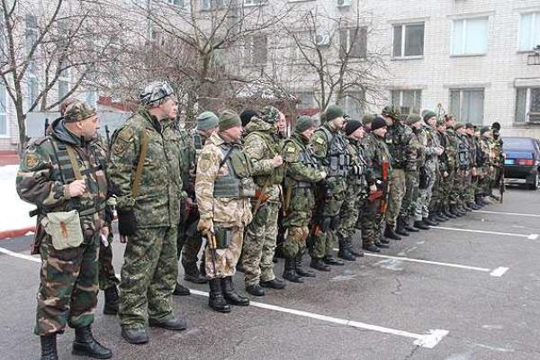 Бойцы батальона "Чернигов" отправились в "горячую точку" Луганщины Бойцы батальона "Чернигов" отправились в "горячую точку" Луганщины