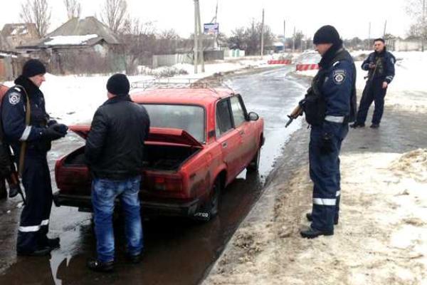 Инспекторы ГАИ с Николаевщины несут службу на Донбассе Инспекторы ГАИ с Николаевщины несут службу на Донбассе