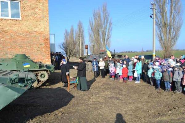 На Ровенщине волонтеры-умельцы восстанавливают военную технику для ВСУ На Ровенщине волонтеры-умельцы восстанавливают военную технику для ВСУ