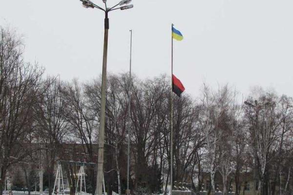 На Луганщине провели факельный марш в честь Степана Бандеры