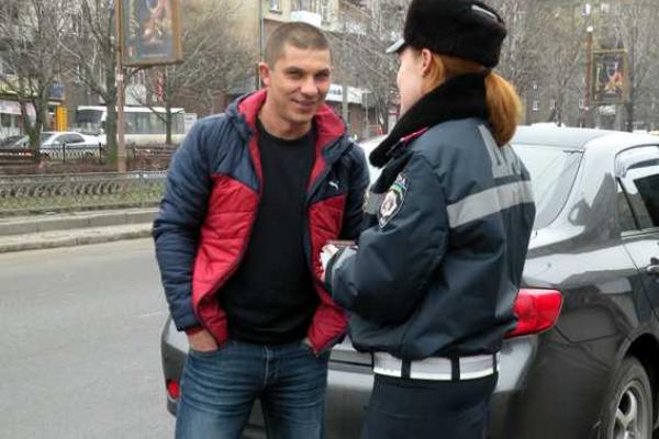 Сотрудники ГАИ Николаевщины поздравили водителей с днем рождения "железных коней" Сотрудники ГАИ Николаевщины поздравили водителей с днем рождения "железных коней"