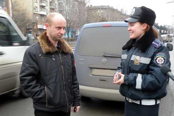Сотрудники ГАИ Николаевщины поздравили водителей с днем рождения "железных коней" Сотрудники ГАИ Николаевщины поздравили водителей с днем рождения "железных коней"