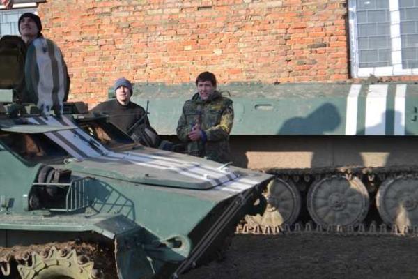 На Ровенщине волонтеры-умельцы восстанавливают военную технику для ВСУ На Ровенщине волонтеры-умельцы восстанавливают военную технику для ВСУ