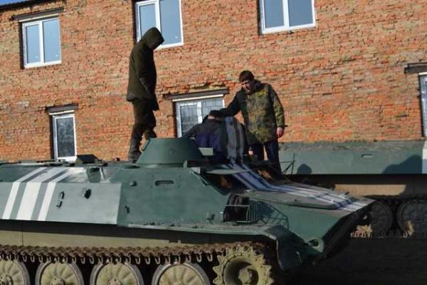 На Ровенщине волонтеры-умельцы восстанавливают военную технику для ВСУ На Ровенщине волонтеры-умельцы восстанавливают военную технику для ВСУ