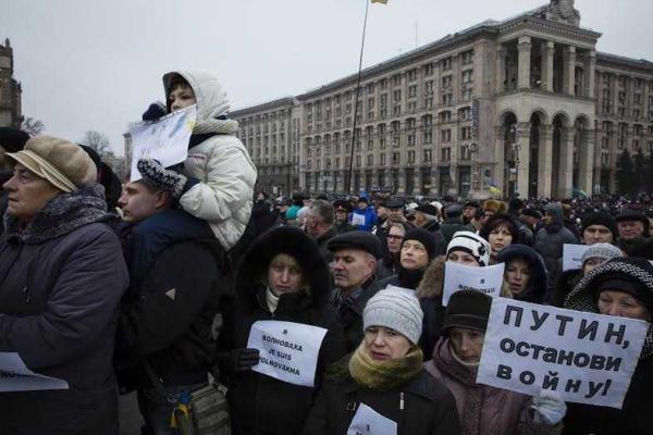 Порошенко: Мы не отдадим ни одного клочка украинской земли! Порошенко: Мы не отдадим ни одного клочка украинской земли!
