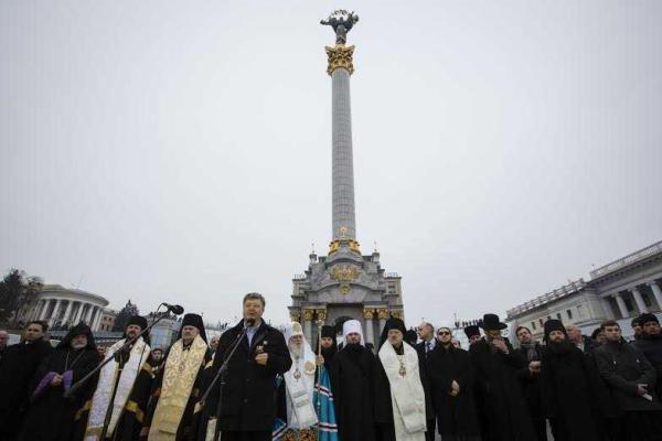Порошенко: Мы не отдадим ни одного клочка украинской земли! Порошенко: Мы не отдадим ни одного клочка украинской земли!