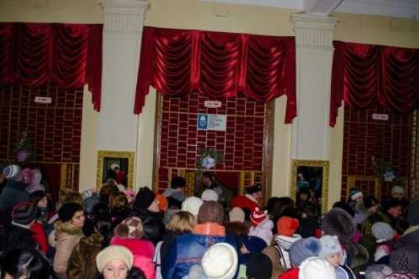 Как в Стаханове получали подарки от российских детей Как в Стаханове получали подарки от российских детей