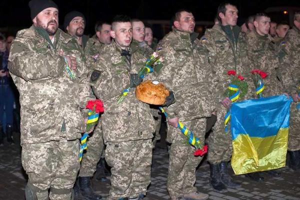 Бойцы 128-й отдельной горно-пехотной бригады вернулись с горячего Донбасса Бойцы 128-й отдельной горно-пехотной бригады вернулись с горячего Донбасса