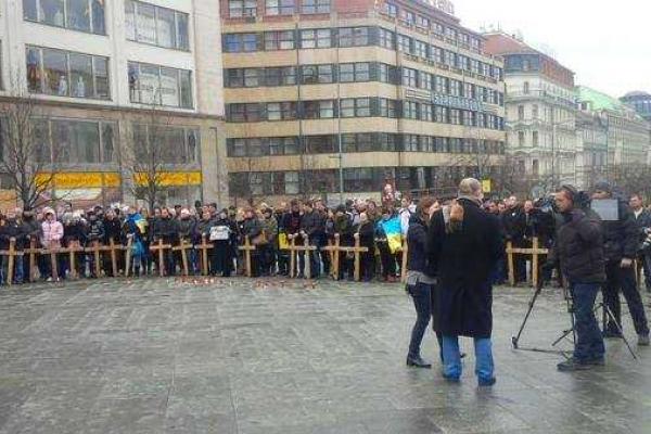 В Чехии провели акцию в память о Небесной Сотне В Чехии провели акцию в память о Небесной Сотне