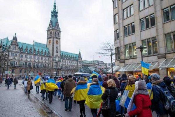 Шествие памяти Небесной Сотни провели в Гамбурге Шествие памяти Небесной Сотни провели в Гамбурге