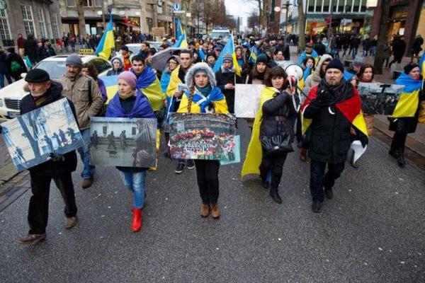 Шествие памяти Небесной Сотни провели в Гамбурге Шествие памяти Небесной Сотни провели в Гамбурге