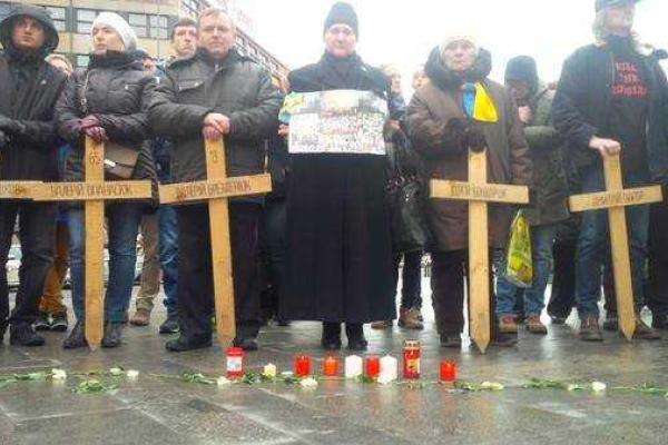 В Чехии провели акцию в память о Небесной Сотне В Чехии провели акцию в память о Небесной Сотне