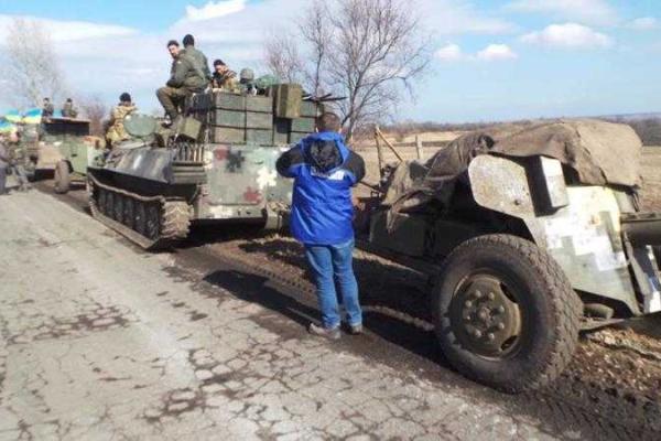 ВСУ продолжает отвод тяжелого вооружения