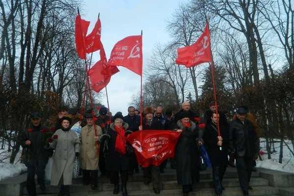 В Киеве коммунисты и ветераны отметили день создания Красной Армии В Киеве коммунисты и ветераны отметили день создания Красной Армии