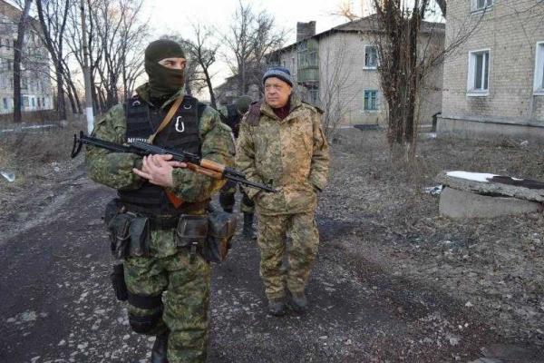 Дети многострадальной Новотошковки получили подарки, жители ждут мира