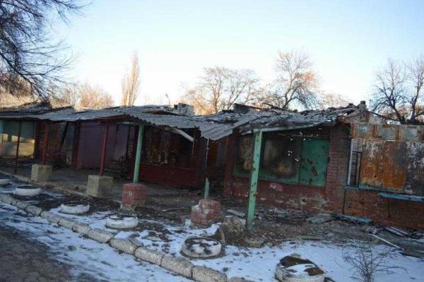 Дети многострадальной Новотошковки получили подарки, жители ждут мира