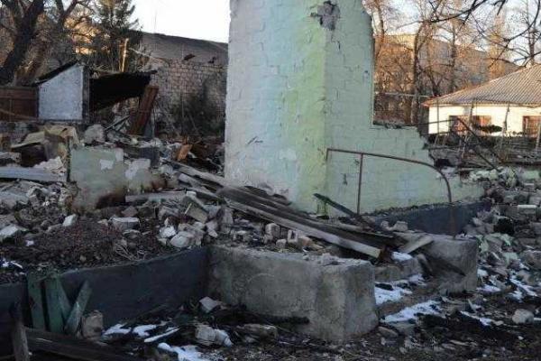 Дети многострадальной Новотошковки получили подарки, жители ждут мира