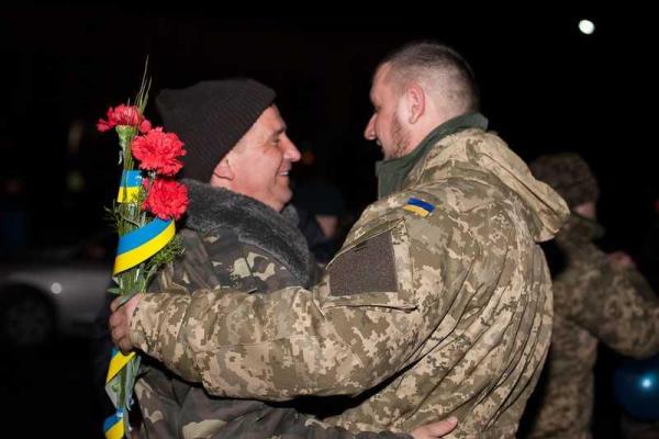 Бойцы 128-й отдельной горно-пехотной бригады вернулись с горячего Донбасса Бойцы 128-й отдельной горно-пехотной бригады вернулись с горячего Донбасса