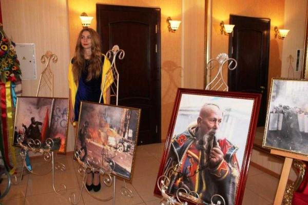 В Чернигове устроили благотворительный вечер для сбора средств в помощь ВСУ