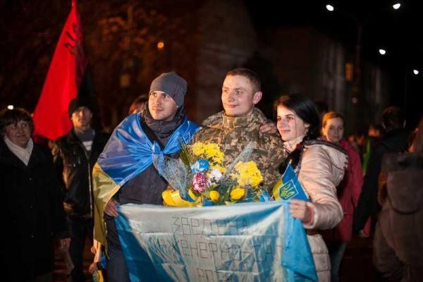 Бойцы 128-й отдельной горно-пехотной бригады вернулись с горячего Донбасса Бойцы 128-й отдельной горно-пехотной бригады вернулись с горячего Донбасса