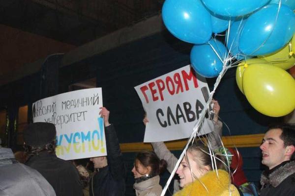 Львов: бойцы приехали на побывку из зоны АТО 