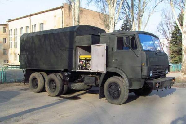 Волонтеры подарили бойцам на передовой авто - прачечную и душ Волонтеры подарили бойцам на передовой авто - прачечную и душ