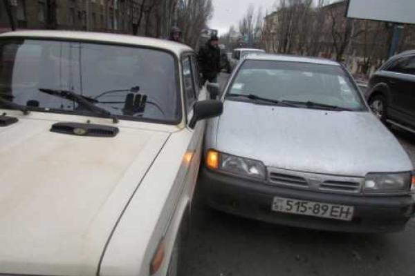 В Мариуполе произошло ДТП с участием бойцов батальона "Святая Мария" В Мариуполе произошло ДТП с участием бойцов батальона "Святая Мария"