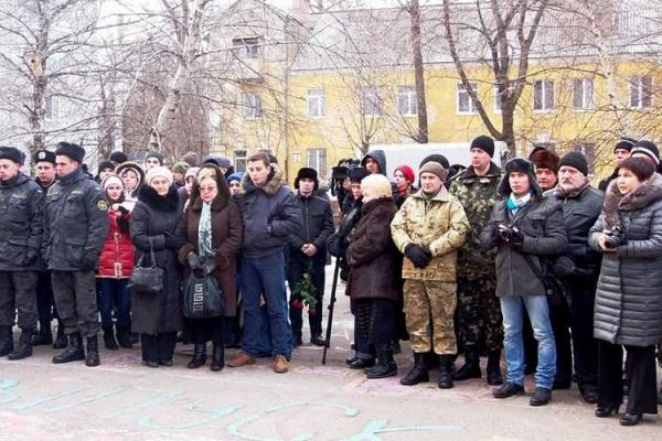Открыта мемориальная доска в честь погибшего в АТО офицера-спецназовца Открыта мемориальная доска в честь погибшего в АТО офицера-спецназовца