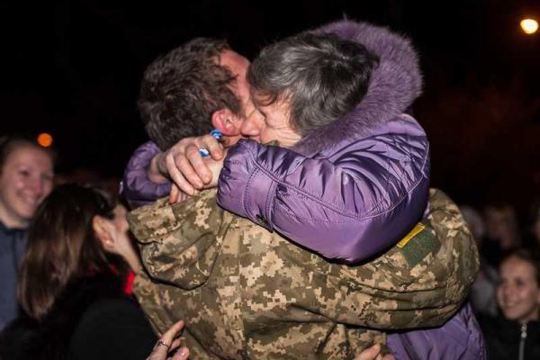 Бойцы 128-й отдельной горно-пехотной бригады вернулись с горячего Донбасса Бойцы 128-й отдельной горно-пехотной бригады вернулись с горячего Донбасса