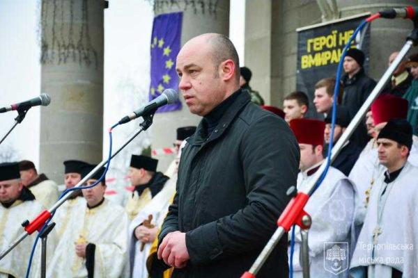 Память Героев Небесной Сотни почтили жители Тернополя Память Героев Небесной Сотни почтили жители Тернополя