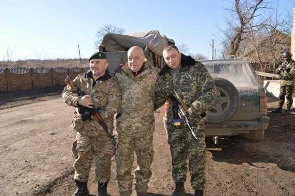 Измученные войной люди начинают возвращаться в разрушенные села на Луганщине Измученные войной люди начинают возвращаться в разрушенные села на Луганщине