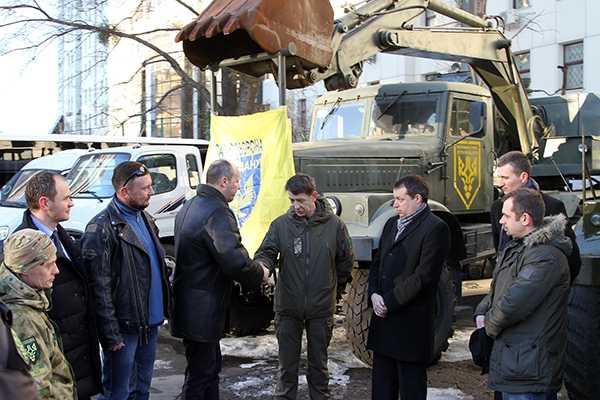 Спецтехнику на передовую передал коллектив ПАО "АК"Киевводоканал" Спецтехнику на передовую передал коллектив ПАО "АК"Киевводоканал"