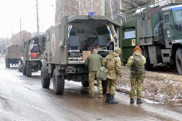 Ангелы в белых халатах спасают жизни бойцов, вставших на защиту страны Ангелы в белых халатах спасают жизни бойцов, вставших на защиту страны