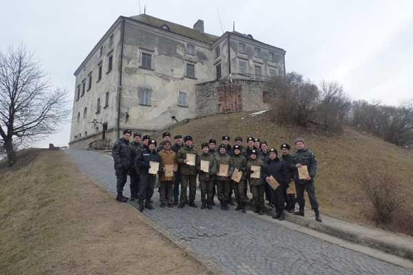 Для воинов-отличников, участников АТО провели экскурсию по историческим местам Львовщины Для воинов-отличников, участников АТО провели экскурсию по историческим местам Львовщины