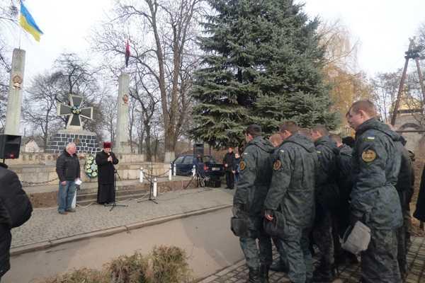 Для воинов-отличников, участников АТО провели экскурсию по историческим местам Львовщины Для воинов-отличников, участников АТО провели экскурсию по историческим местам Львовщины