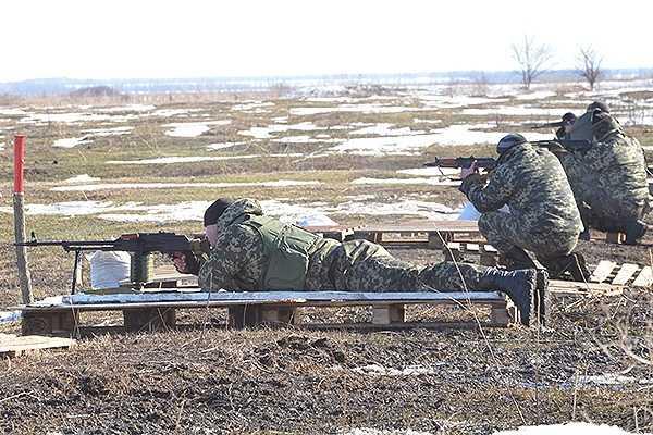 На Харьковщине для бойцов Нацгвардии проводят военные учения в условиях приближенных к боевым