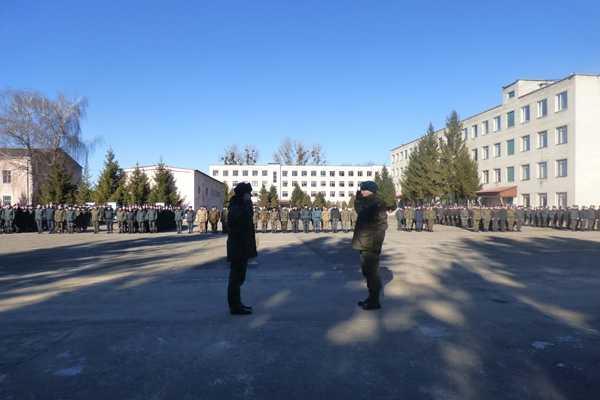 В Учебном центре НГУ закончились учебные сборы с экипажами БТР-70 В Учебном центре НГУ закончились учебные сборы с экипажами БТР-70