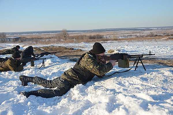 На Харьковщине для бойцов Нацгвардии проводят военные учения в условиях приближенных к боевым