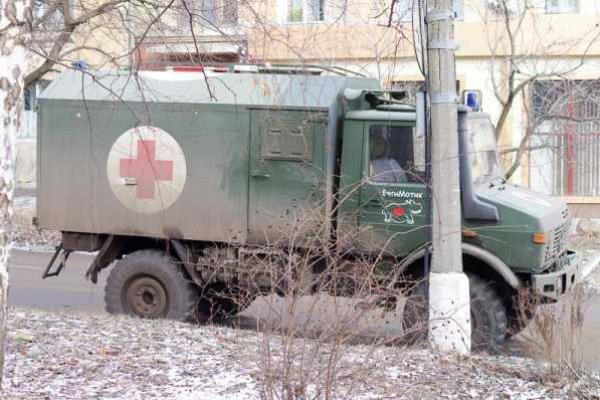 Ангелы в белых халатах спасают жизни бойцов, вставших на защиту страны Ангелы в белых халатах спасают жизни бойцов, вставших на защиту страны