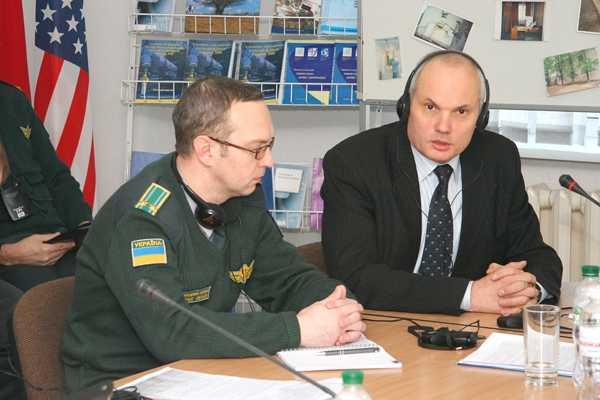 Состоялась рабочая встреча офицеров НГУ с экспертами НАТО Состоялась рабочая встреча офицеров НГУ с экспертами НАТО