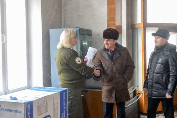 Ангелы в белых халатах спасают жизни бойцов, вставших на защиту страны Ангелы в белых халатах спасают жизни бойцов, вставших на защиту страны