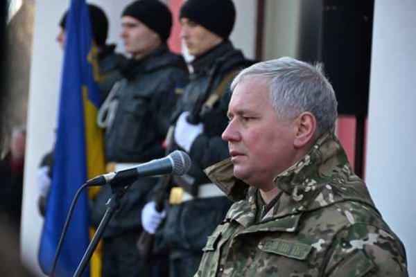 Жители Кировограда проводили в последний путь погибшего в зоне АТО земляка Жители Кировограда проводили в последний путь погибшего в зоне АТО земляка
