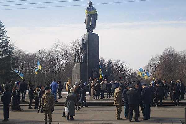 В Харькове почтили память погибших героев, каждого вспомнили поименно