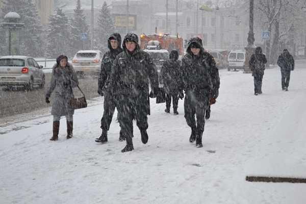 Нацгвардейцы круглосуточно патрулируют улицы Харькова Нацгвардейцы круглосуточно патрулируют улицы Харькова
