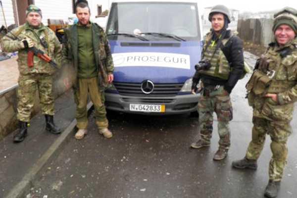 На Луганщине волонтеры передали гвардейцам бронированный микроавтобус