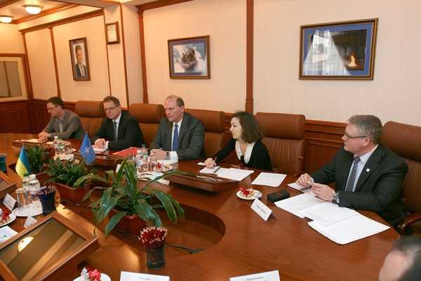 В ГУ Нацгвардии прошла встреча с экспертами НАТО о перспективах развития системы связи и управления В ГУ Нацгвардии прошла встреча с экспертами НАТО о перспективах развития системы связи и управления